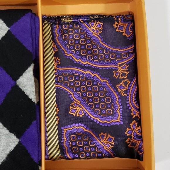 Robert Lewis Plum Bow Tie Hanky Socks Box 3 Set - Picture 3 of 7